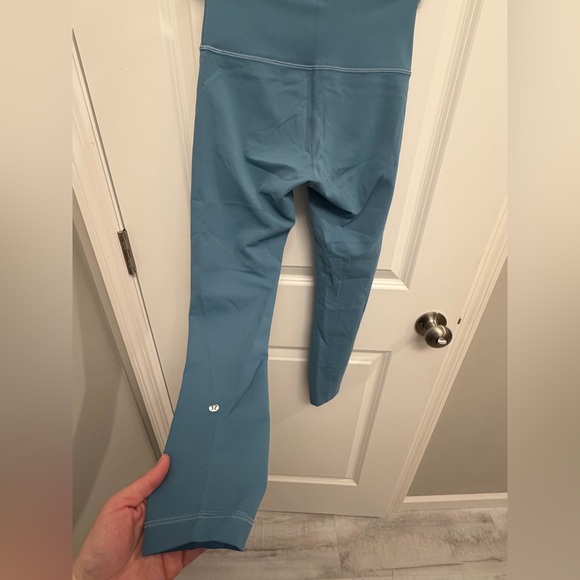 Lululemon Wunder Train high-rise 23 inch crop leggings- size 4 - Picture 6 of 9